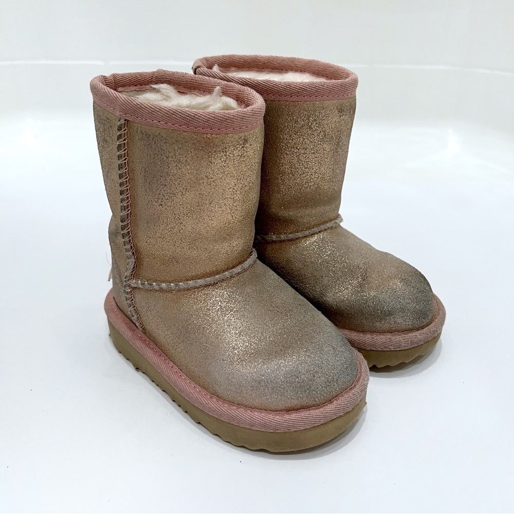 Ugg Kids Classic Short II Pink Rose Gold Glitter Boots Size 6